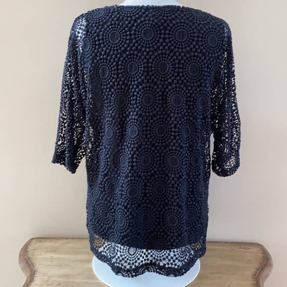 CHICOS TRAVELERS CROCHET LACE OVERLAY TOP - Picture 3 of 13